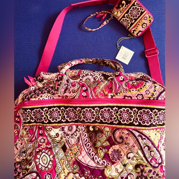 Vera Bradley: Very Berry Paisley - Bundle of 4 Items - Picture 3 of 6